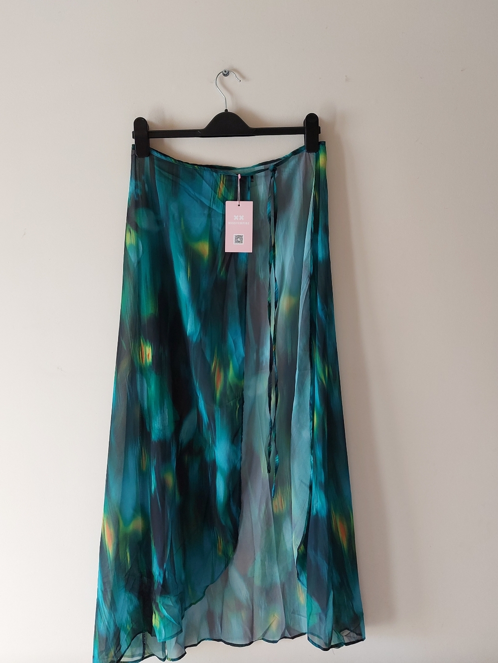 Missy Empire Womens Green Long Beach Sarong Size 2 (Cant Ship Until May 16th)